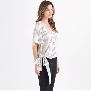 VETTA wrap top in sand stripe